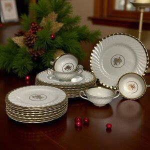 🎉🎄🍾Minton Gold Rose Bone China 20 piece Dinnerware Set